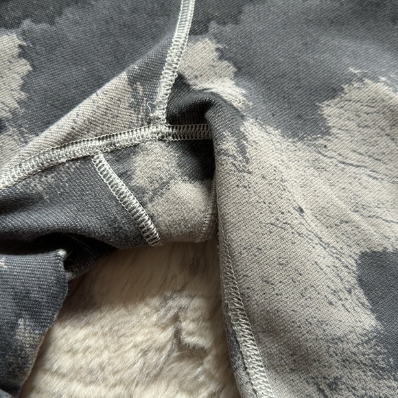 EUC Lululemon Wunder Under Pant Floral Platoon Silver Spoon Ambient Grey size 2 - Picture 3 of 8